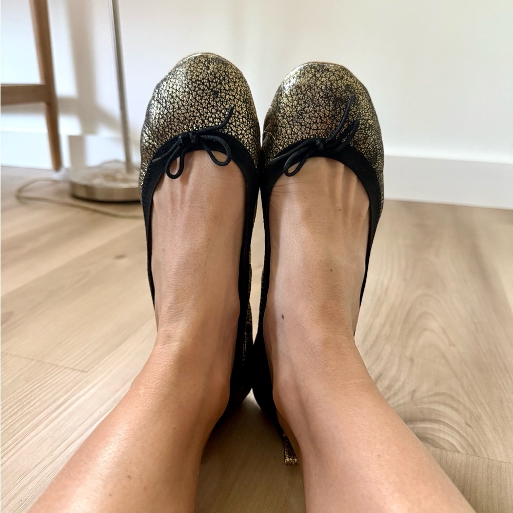 Yosi Samra Foladable Gold and Black Flats with Classic Ballerina Design | Size 9